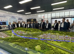 临夏bifa必发集团集团发展沉点项目业务观摩互换活动