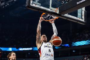 记者：前NBA球员丹尼尔·泰斯正与特拉维夫马卡比进行深刻交涉