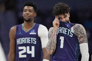 黄蜂米勒：进NBA相处至今的好兄弟被送走很伤心 三球被媒体臭名了