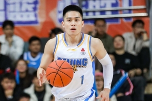 媒体人：TPBL联赛球队给陈盈骏开出了联赛汗青最大合同 邀其加盟