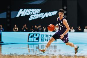 媒体人：石奎在这群大学生里的确鹤立鸡群 他在关键时刻挺身而出