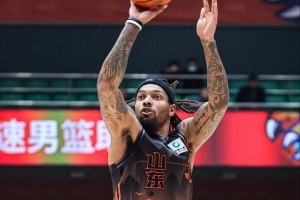 鲁媒：我总感触珀塞尔有实力 尤其是乱战取胜 孤勇英雄！