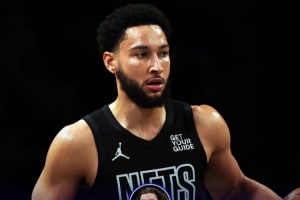 吉迪：西蒙斯一向在训练&体型维持得很好 我想他会回到NBA的