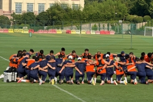 鲁媒：王大雷、陈泽仕、王彤缺席赛前训练，李源一回归