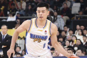 方硕：北京无法再提供给我球员合同 若是此刻就退役 我将很不宁愿