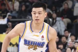 方硕：从毛头幼子成长到此刻 有低古仔顶峰 很感激球迷的理解支持