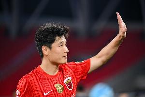 足球报：武磊跑动、发力显著好转，海港9月多线作战满是硬仗