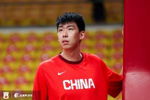 加油！媒体人：徐昕能去NCAA就尽量去 肯定会有进取的