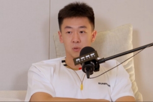 王少杰：自己曾在场上被人欺负过 此刻我想；ど肀叩哪昵岫佑