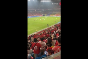 记者：蓉城2-5落后申花，现场球迷喊起下课