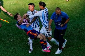 阿媒记者：FIFA对阿根廷的处罚不平正，加维只被禁1场+贝林没被罚