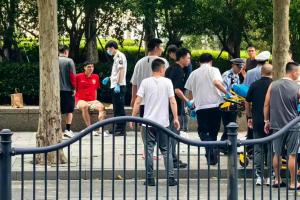 左幼腿受伤！博主：海港后卫吾米提江遭逢车祸，今晚中超无法上场