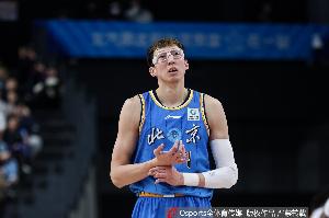 想为国出战！记者：周琦对没能入选中国男篮亚运会名单感应遗憾