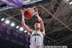 付豪谈自身短板：我对角逐攻防两端的整体带头能力不及