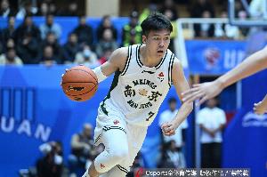 黄荣奇新赛季回归四川男篮！他与四川男篮签定的是一年合同！