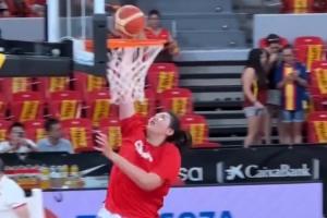 世界杯来一个？张子宇昨日热身再秀扣篮 是中国女篮实战扣篮第1人