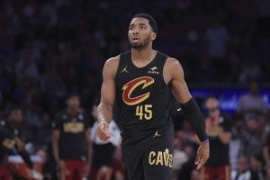10年NBA生涯最想沉打哪场角逐？米切尔：东决G1对阵尼克斯！