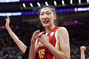 不敌美国队！媒体人：韩旭是这支中国女篮唯一匹配角逐强度的球员