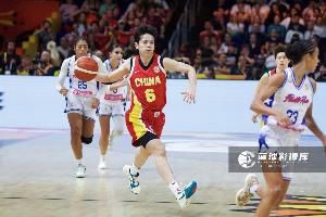 媒体人：说一句“杨舒予是本场持球大核”该不会被喷成饭圈吧？