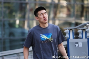 辽宁本钢队将士一行前往葫芦岛 备战明晚与北京控股队的匹敌赛