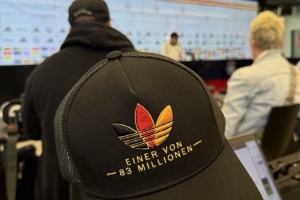 克洛普：我想把这面德国国旗赢回来，不想让人感触挥动它时有弊端