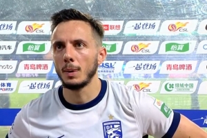洛泰：球队上来就0-2落后丢球很早，之后想追平或反超难题沉沉